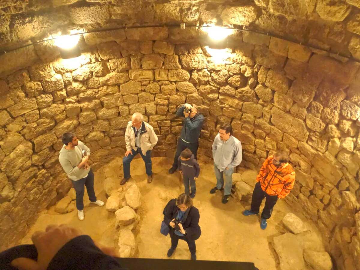 Edifici històric Interior d'un edifici antic construït amb pedra vista
