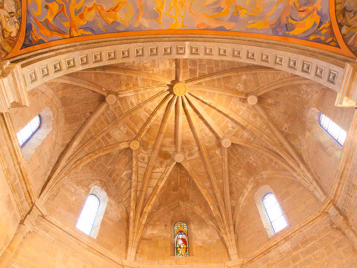 Església d’Ascó Fotografia dels detalls de la cúpula de l'església d'Ascó