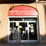Façana del negoci Comercial Serra: banys, ceràmica, materials de construcció...