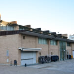 Exterior de l'edifici on es fan les classes d'anglès de la professora Eva.